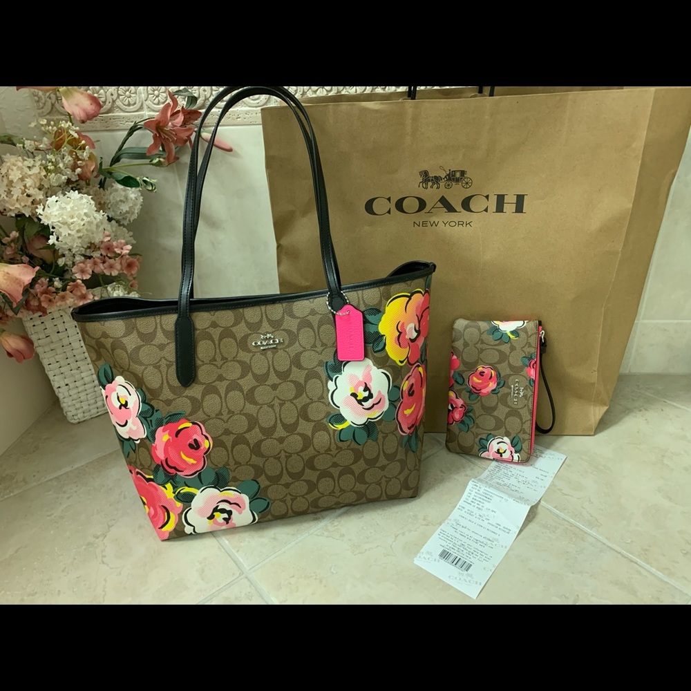 - SOLD - NWT COACH Rose City Tote Bag & Wristlet Wallet Set